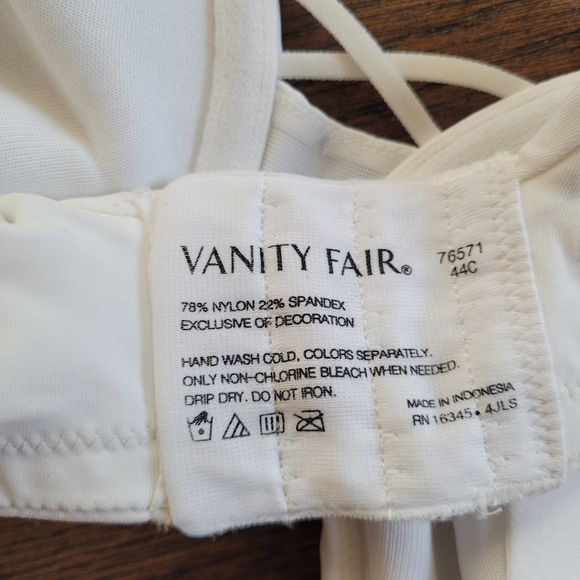 Vanity Fair White Back Smoothing Underwire Bra Size Women's 44C - Picture 7 of 7